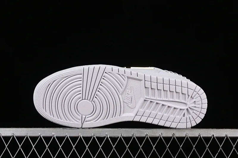 All categories Air Jordan Jordan series basketball shoes Air Jordan 1 Low Air Jordan 1 Low "Method of Make" AJ1 Joe 1 white gold low-top cultural and leisure sports shoes FN5032-100
